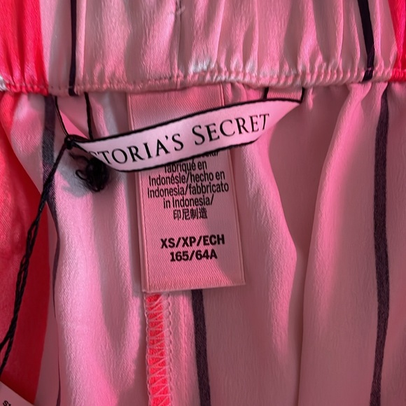 Victoria’s Secret pajama shorts silk - Picture 6 of 9
